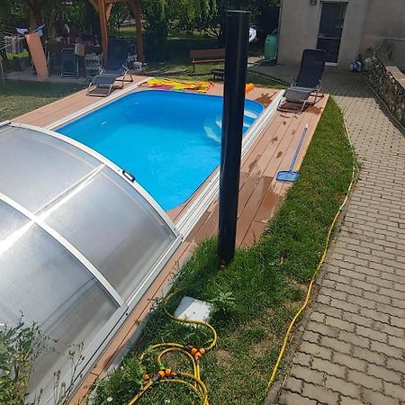 Ubytovani Marketa Перна Екстериор снимка