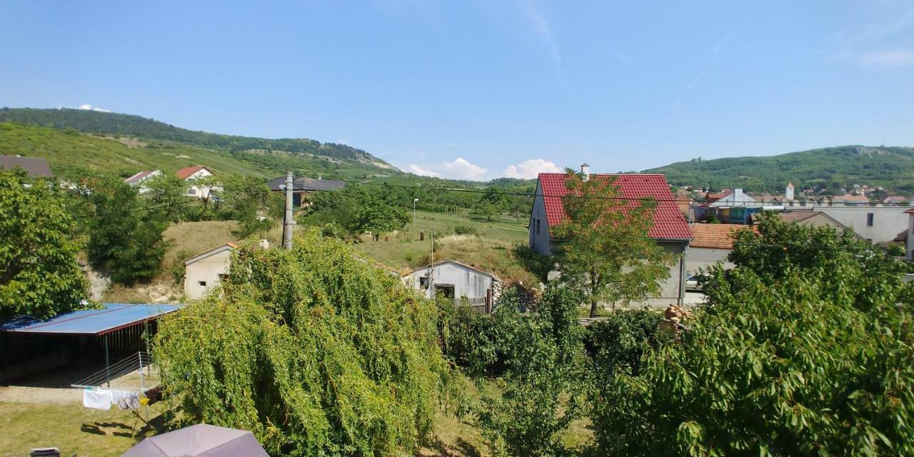 Ubytovani Marketa Перна Екстериор снимка